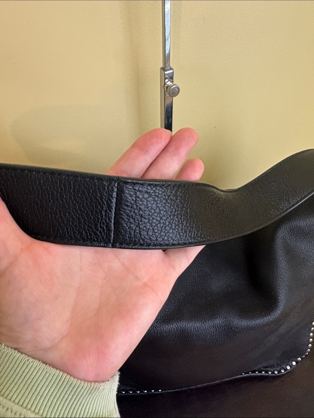 Michael Kors Astor Large Black Leather Studded Slouchy Relaxed Hobo Shoulder Bag - Picture 11 of 16